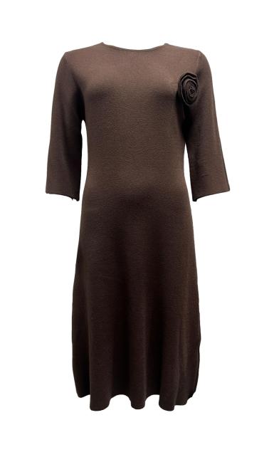 Abito svasato spilla fiore