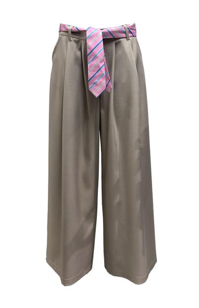 Pantalone largo cint. cravatta